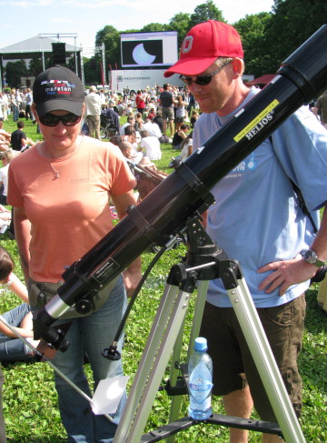  Eška spolu s norským astronomem-kečerem sledují zatmění Slunce  